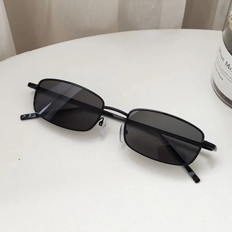 Hyunjin-Inspired Red Rectangle Frame Sunglasses – Stray Kids Edition