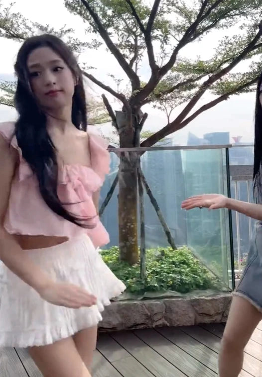 Ahyeon-Inspired White Mini Bows Croquette Skirt – BabyMonster Edition